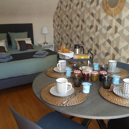 Au Gre Des Marees, 1 Chambre Avec Petit Dejeuner Hanvec Eksteriør bilde